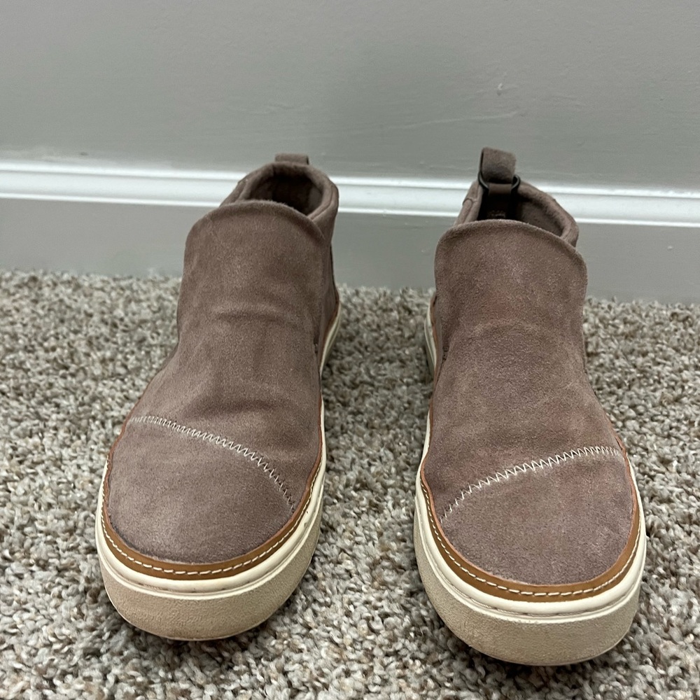 TOMS brown suede shoes size 8.5